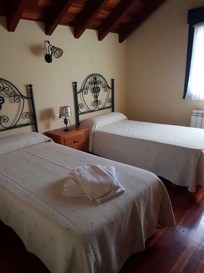 הוילה Canales  Casa Llampedro מראה חיצוני תמונה
